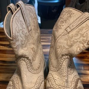Ariat fat baby size 7 1/2